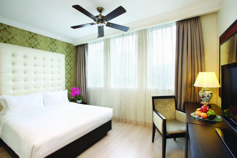 Village Hotel Albert Court Deluxe Room Mid