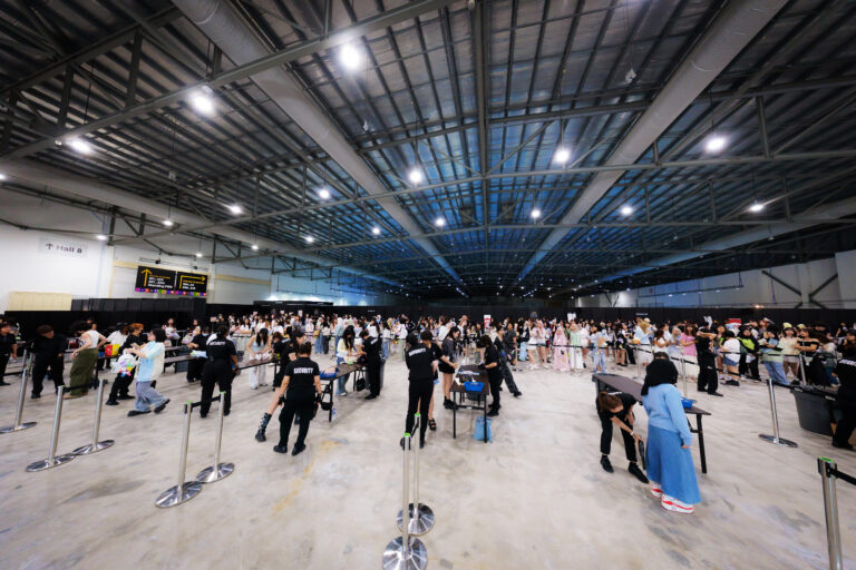 Indoor Entry Queue & Security Screening